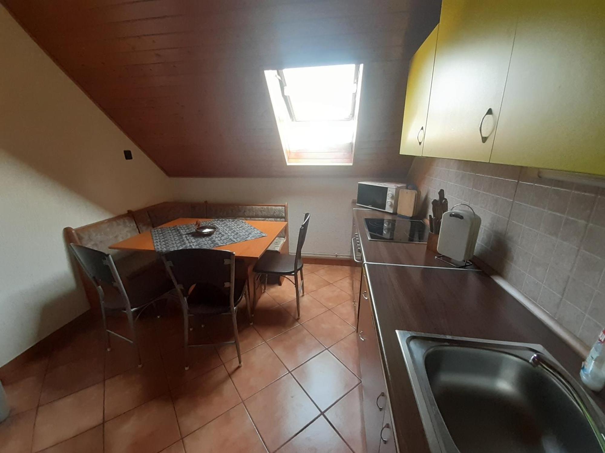 Estike Nyaralo Merevfalu Kerti Medencevel Zamardi Exterior photo